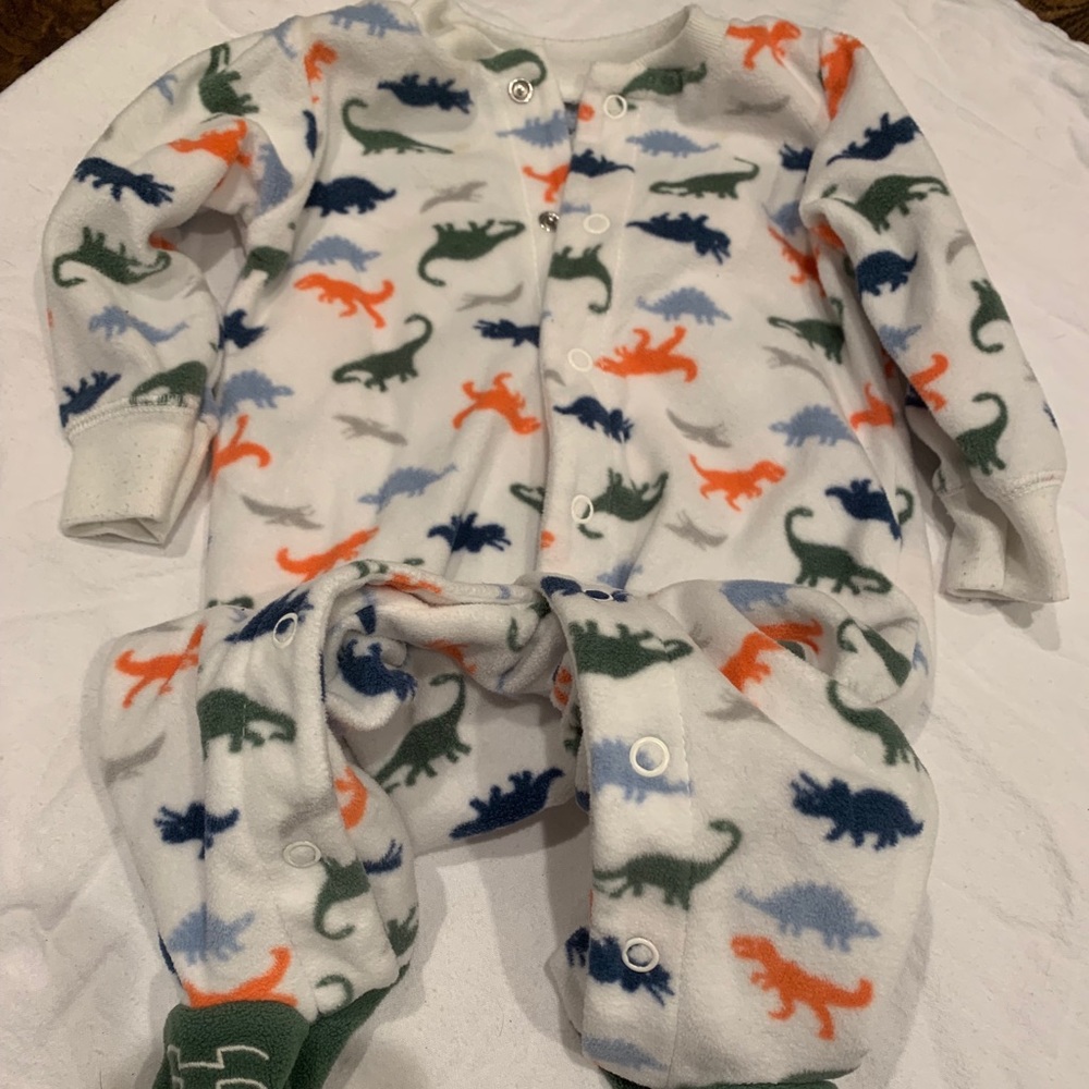 Dino feetie jams